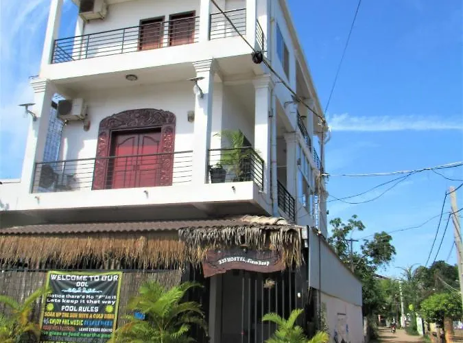 333 Hostel *